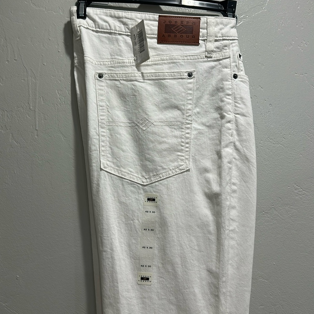 NWT Joseph Abboud White Relaxed Jeans Distressed Style